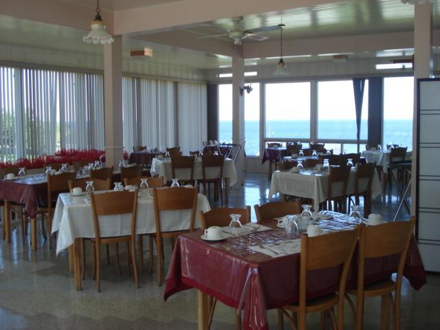 Hôtel Motel du Rocher Rivière-la-Madeleine Extérieur photo